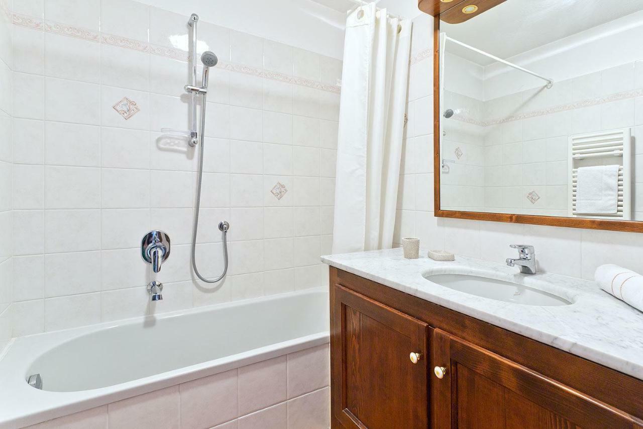 Apartment Kitson - Alpes Travel - Chamonix - Sleeps 6 ภายนอก รูปภาพ